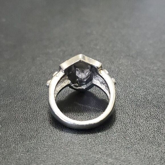 Silver tone skull ring approx size 9 - Picture 5 of 9